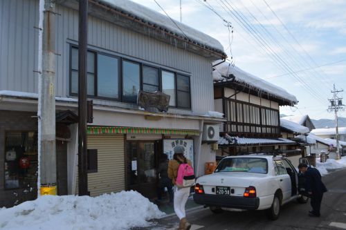 丸世酒造店で酒造りの体験報告