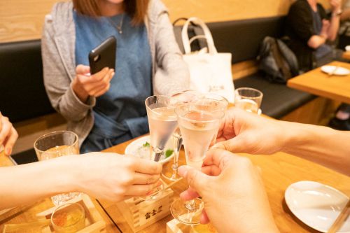 【渋谷】「日本酒バル 富士屋」が獺祭・黒龍・寫楽など日本酒飲み放題500円/hですごいぞ！