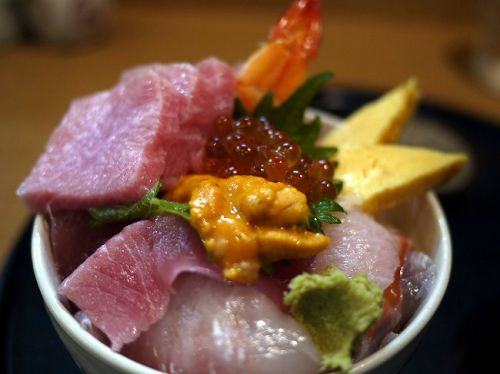 地酒と旬味 東家＠仙台　朝市の中にあるお店で極上の海鮮丼をいただく！
