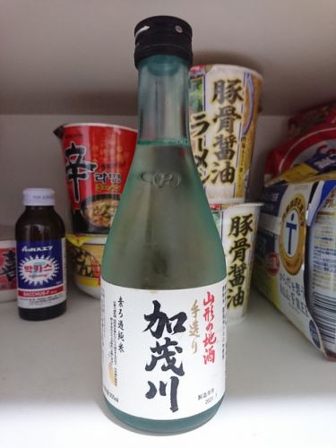 山形地酒・加茂川の純米酒を飲みながら酒粕鍋を食べる